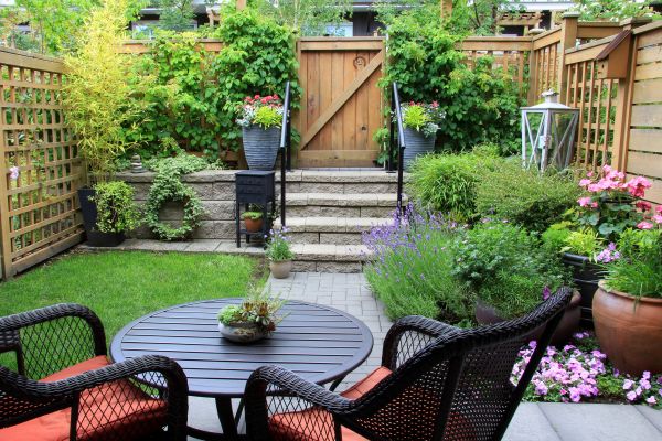 Small Yard Landscaping in Cape Coral