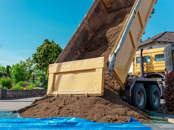 Landscaping Soil Delivery in Cape Coral
